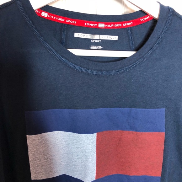 🆕NWT Tommy Sport Navy w/Faded logo Sleeveless top - Picture 4 of 8